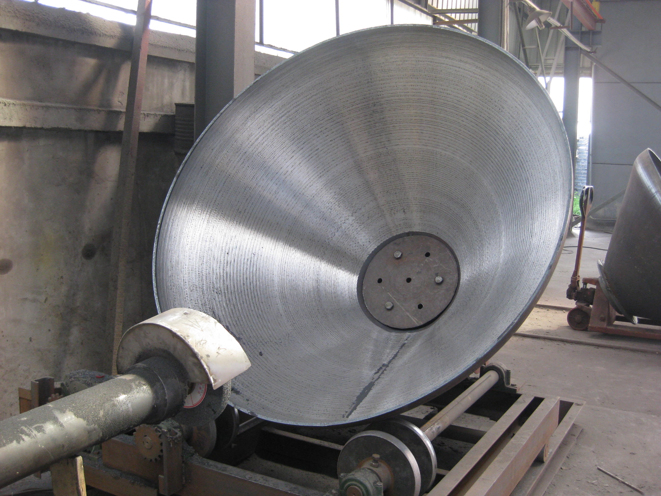 搪玻璃雙錐回轉(zhuǎn)真空干燥機